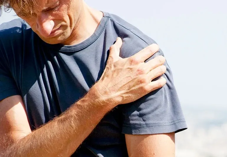 Shoulder Pain Treatment: Restore Comfort & Movement